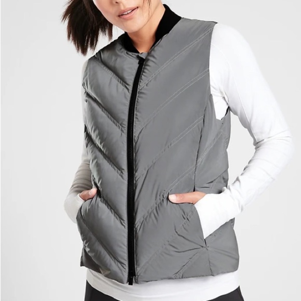 Athleta Inlet Reflective Quilted Down-Filled Vest in Gray Sz XS‎